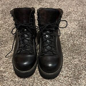 Cabelas vibram gore-Tex black leather men’s boots.  Size 10